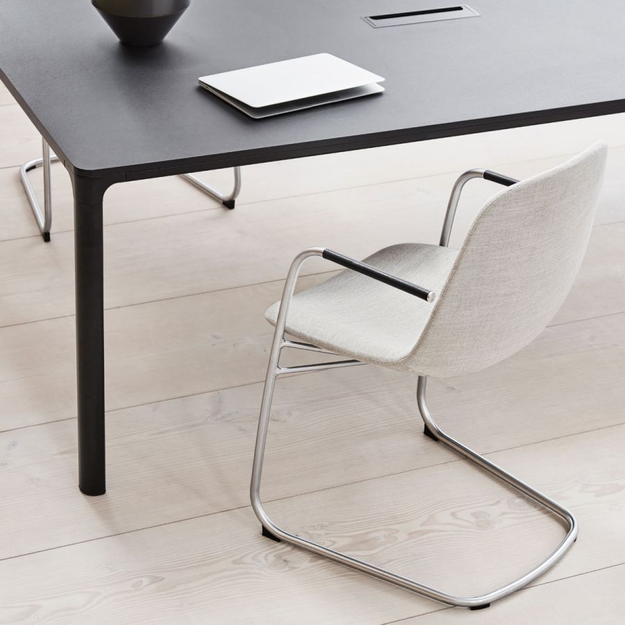 Eyes Cantilever Chair