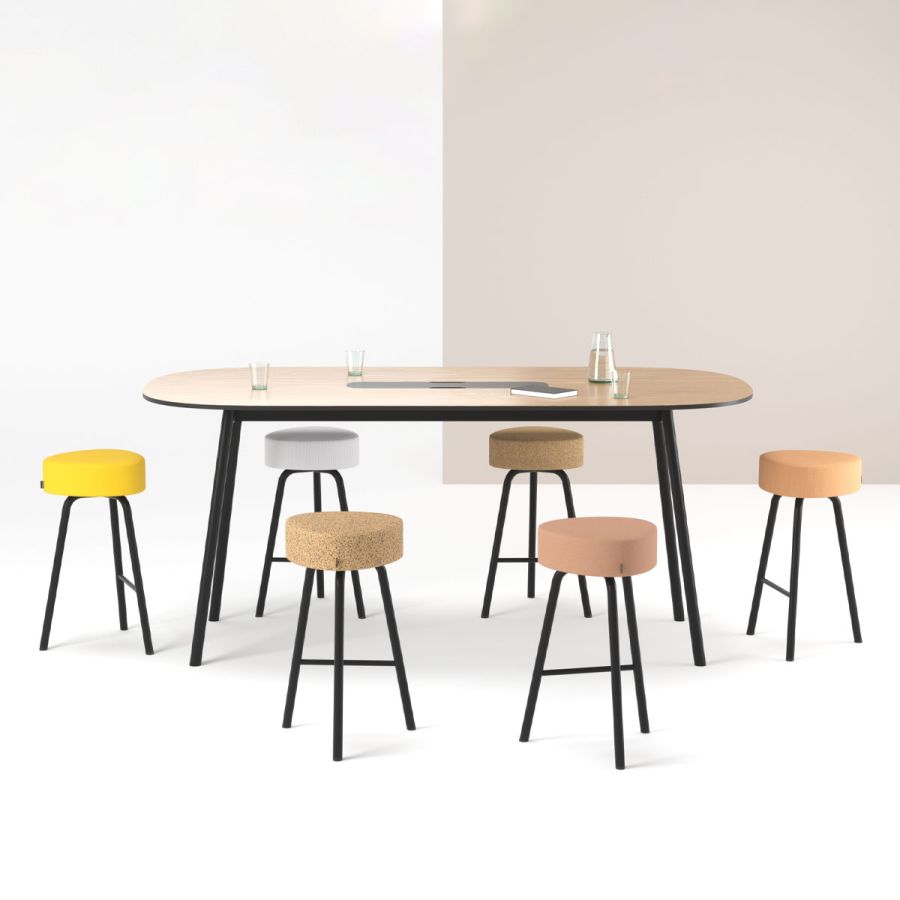 Pully Meet Table with Pully Stools